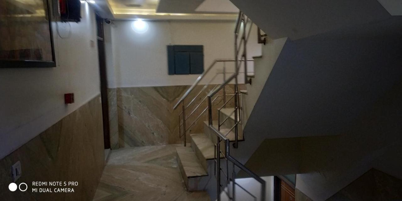 Adb Rooms Udhav Palace ニューデリー エクステリア 写真