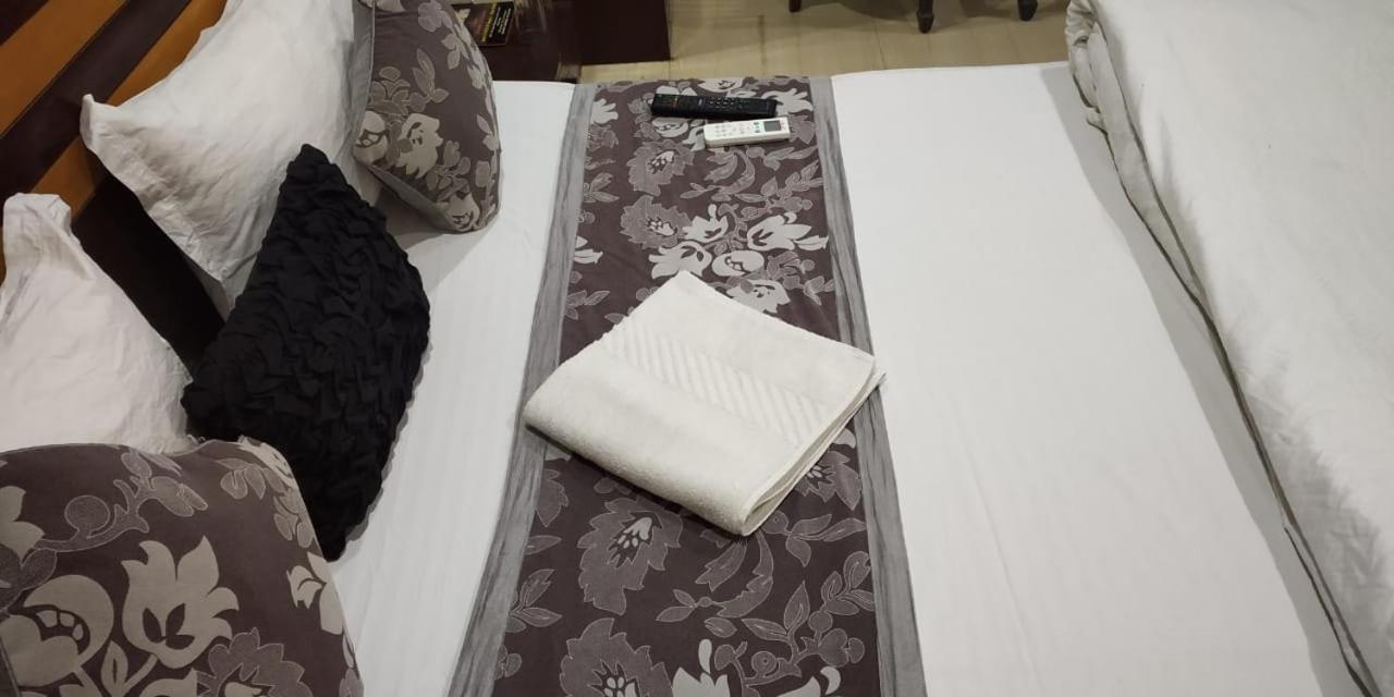 Adb Rooms Udhav Palace ニューデリー エクステリア 写真