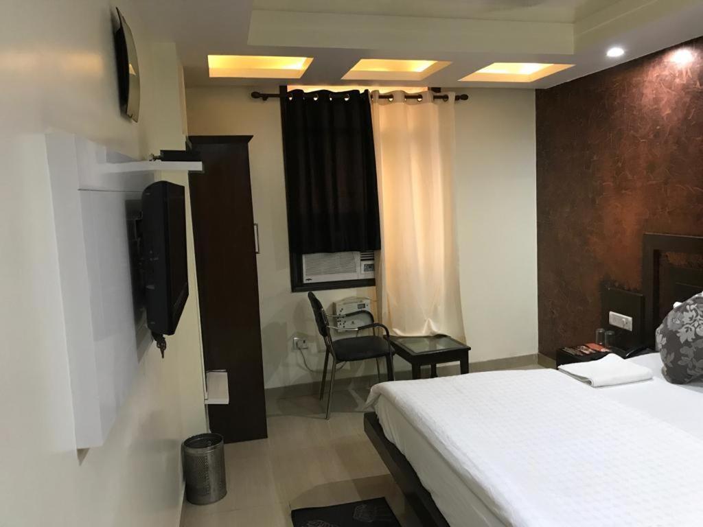 Adb Rooms Udhav Palace ニューデリー エクステリア 写真