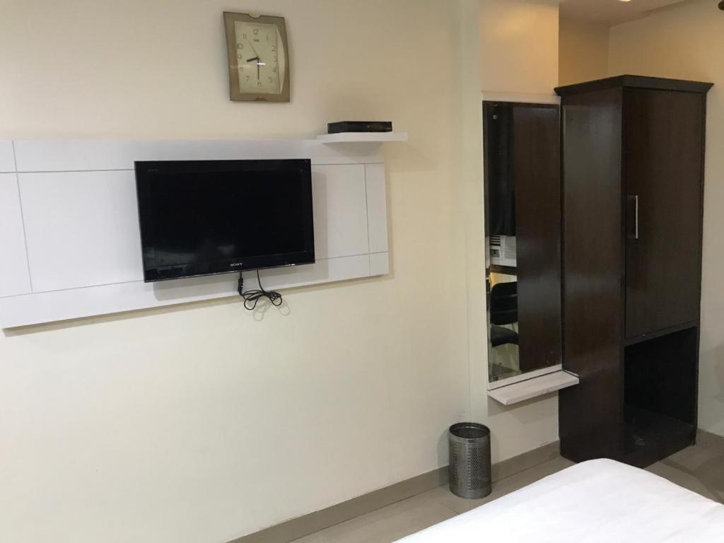 Adb Rooms Udhav Palace ニューデリー エクステリア 写真